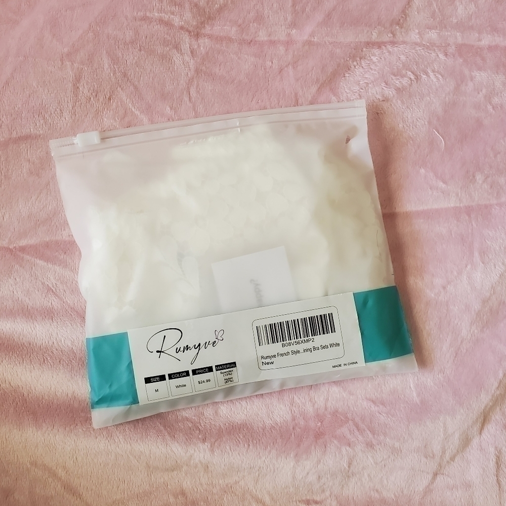 NEW Ivory lace bralette and panty set M - Picture 5 of 6
